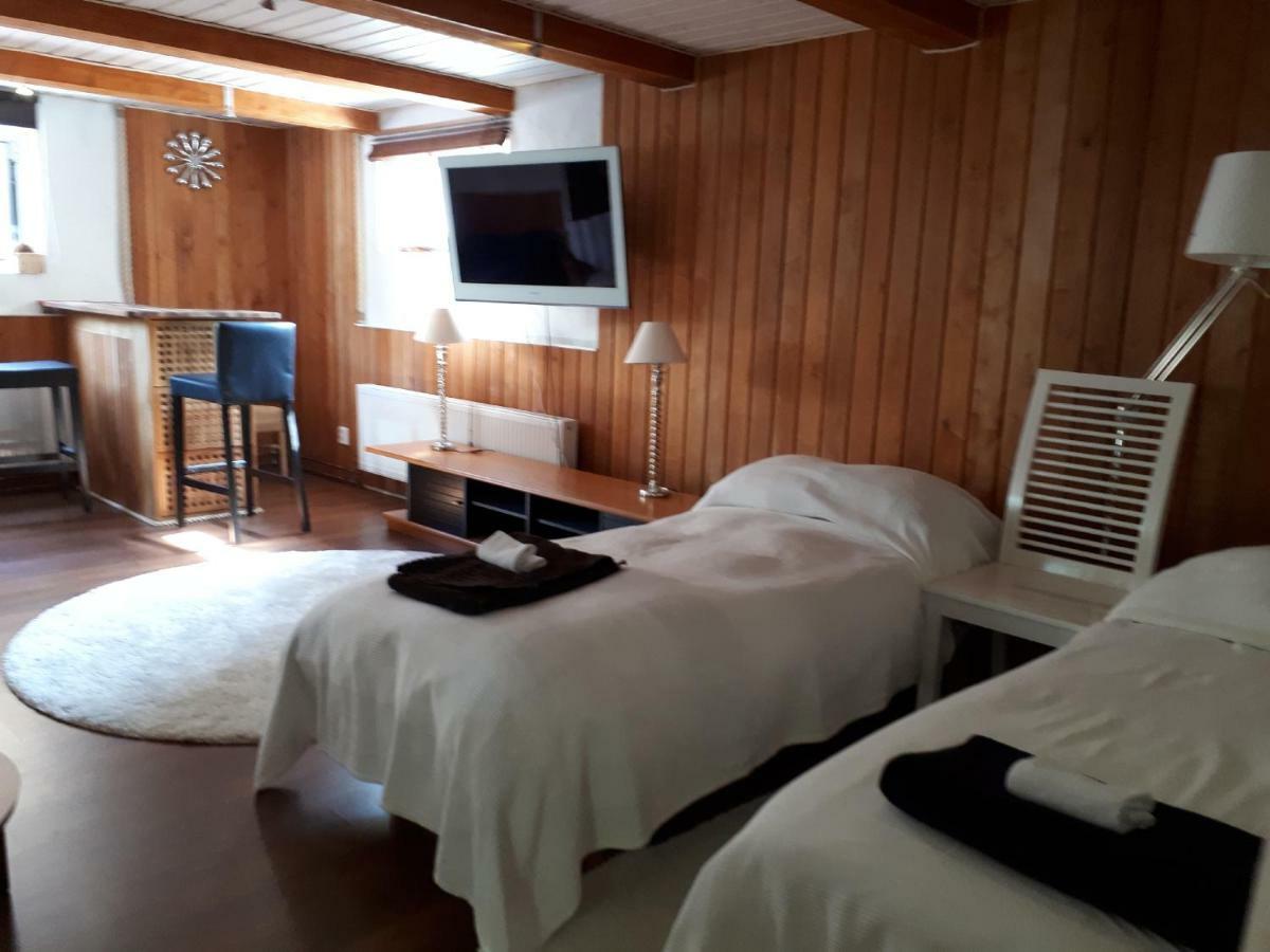 Room In Villa Emilia Esbo Eksteriør bilde